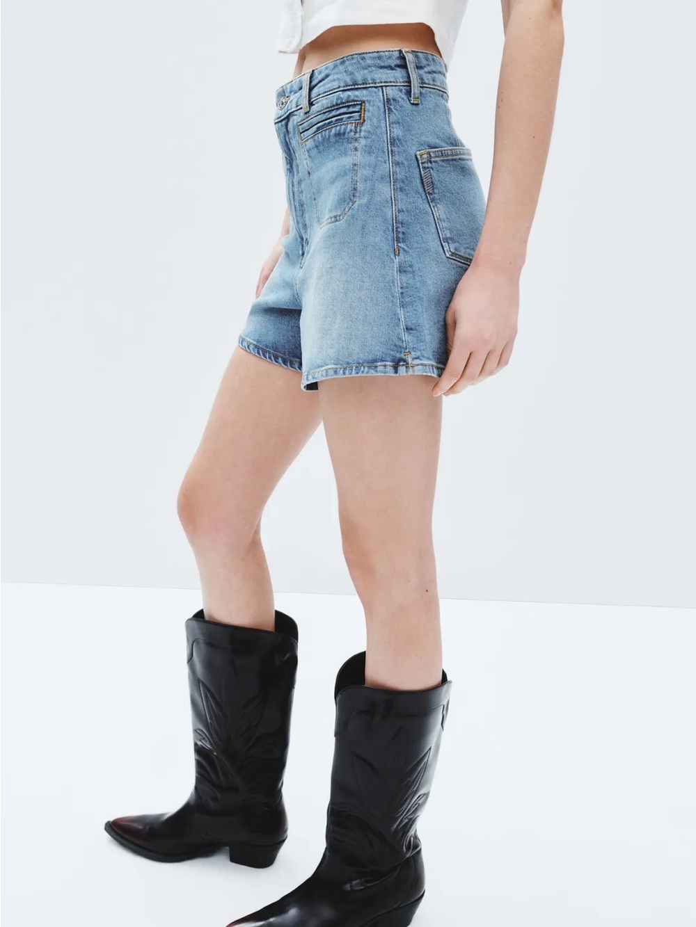 PAIGE Dani Shorts - Picture 2 of 4